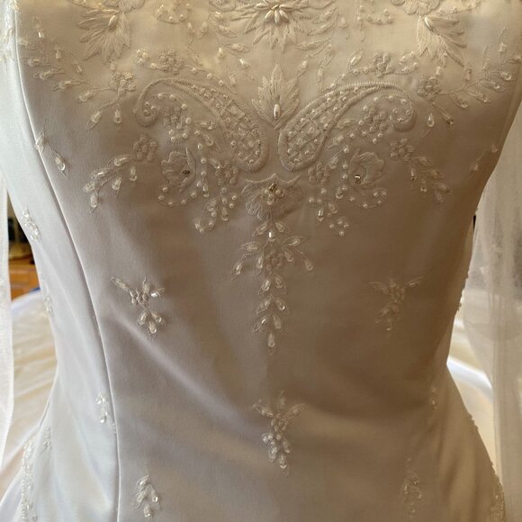 2) Wedding Gown: Fairy Tale Wedding - Picture 5 of 10